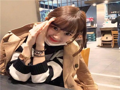 wc海滩女厕撒尿,海滩女厕事件引热议
